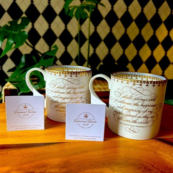British Royal Queen Elizabeth II Diamond Jubilee 22K Gold Mugs - Picture 8 of 9